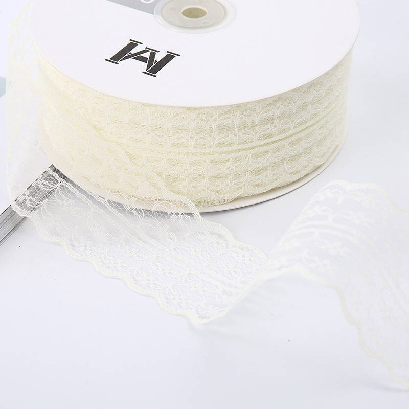 Wstążka koronkowa ozdobna - 4,5 cm × 50 yd