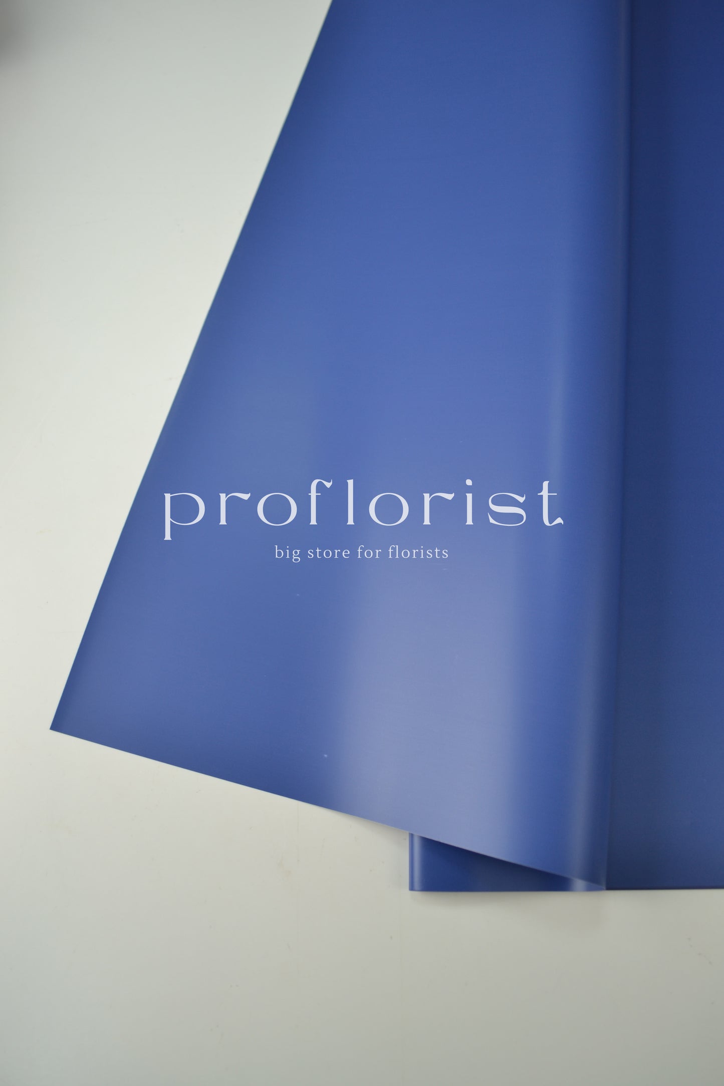 Folia ozdobna florystyczna matowa wodoodporna dwustronna satynowa do opakowania bukietów w arkuszach, 20 szt, premium jakość, jednolity kolor ciemno niebieski | Proflorist