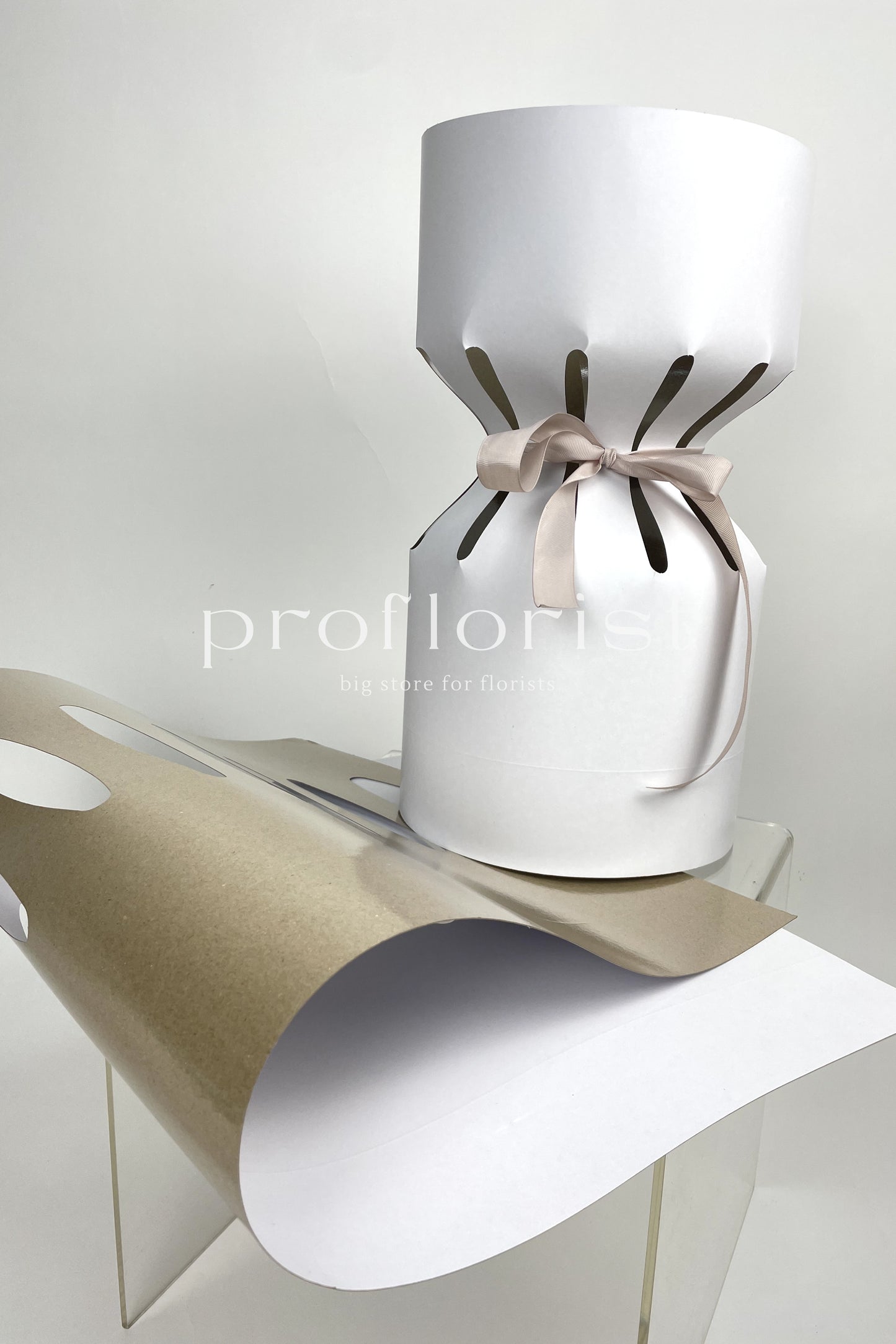 Forma papierowa do pakowania bukietów okrągłych L 84 × 47 cm – 10 szt./opak