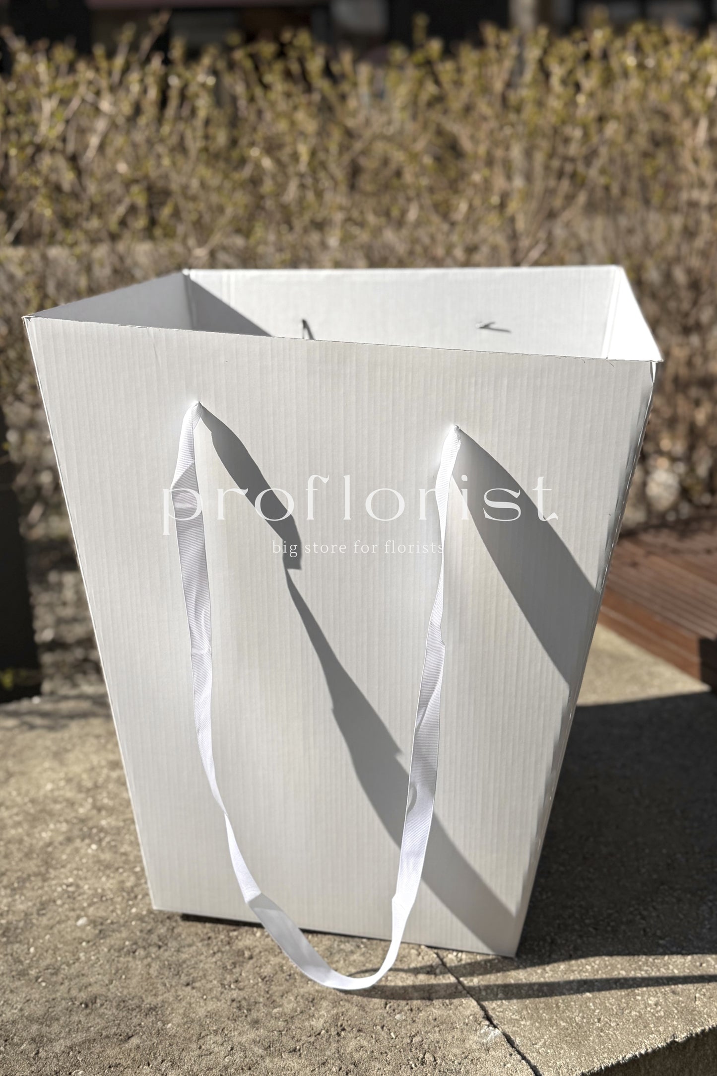 Torba na kwiaty ze sztywnej tektury falistej 43x30x50 cm