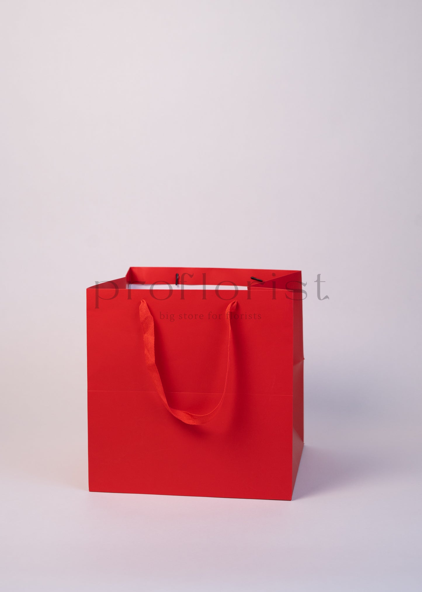 Czerwona torba prezentowa z papieru kraft – duża, elegancka, błyszcząca 30x30x30cm CZERWONA