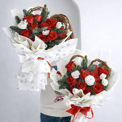 folia florystyczna biała z serduszkami