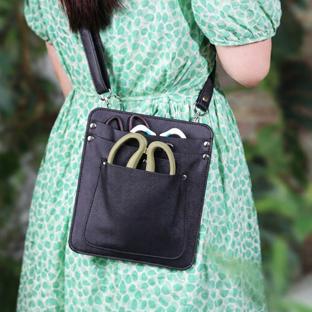 Czarna skórzana torba narzędziowa florysty 18×21 cm | Saszetka na narzędzia florystyczne